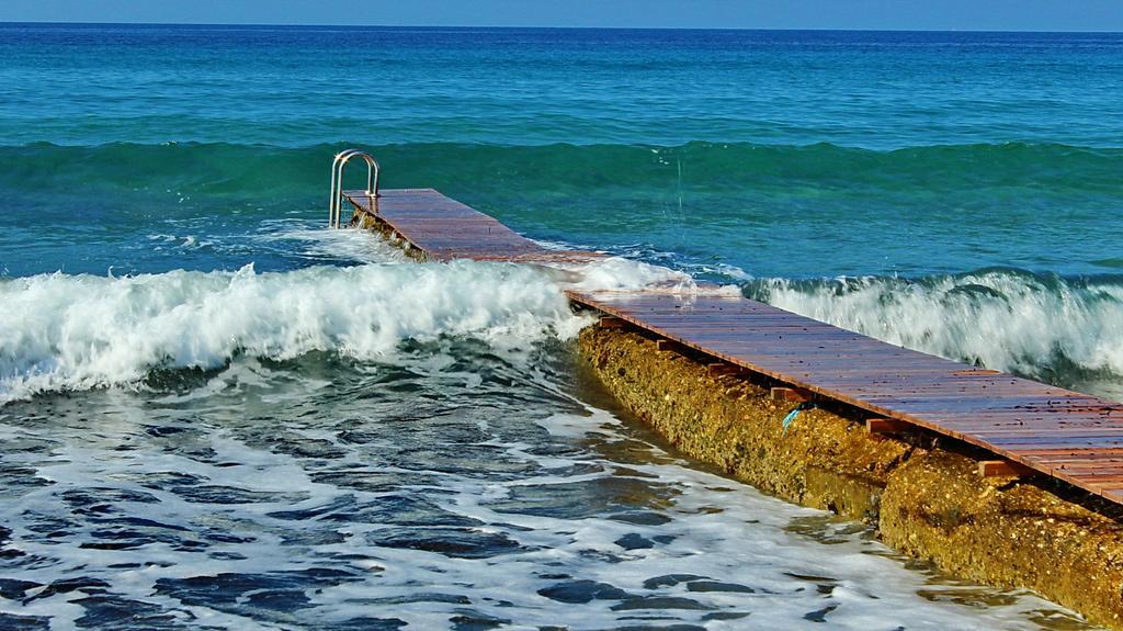Tinos Beach Hotel Ngoại thất bức ảnh